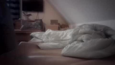 pommesmiteiscreme online show from March 22, 5:45 am