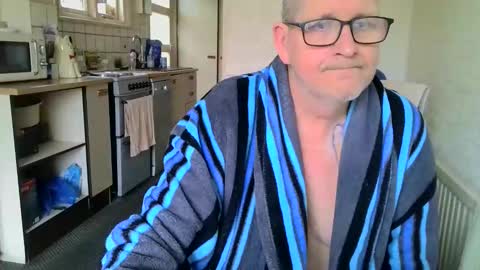 poshman65 online show from March 6, 11:18 am