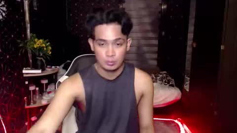 VEeeAsian online show from November 17, 3:59 pm