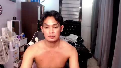 VEeeAsian online show from June 26, 5:04 pm