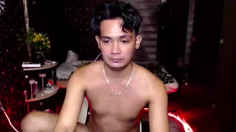 VEeeAsian online show from November 19, 4:18 pm