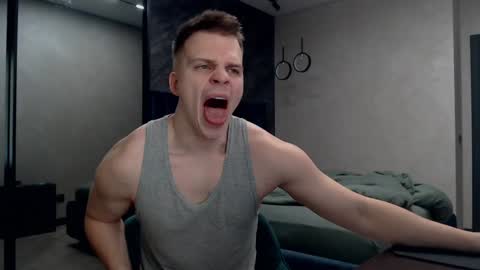 Justin online show from December 5, 4:23 pm