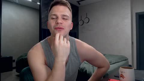 Justin online show from December 6, 5:33 pm