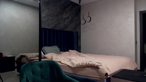 Justin online show from October 11, 5:00 am