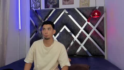 prince_arthur77 online show from January 18, 12:47 pm