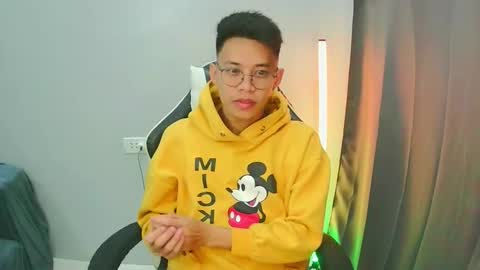 prince_harrison online show from February 18, 4:48 pm