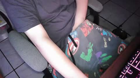 your mysterious man online show from April 19, 2:11 am