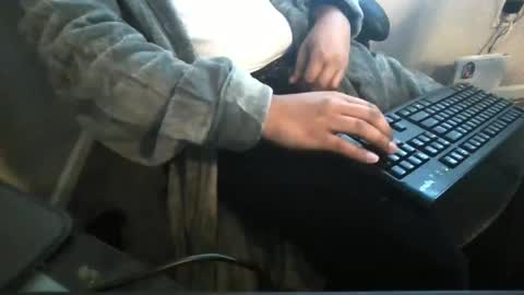 puhcwhisperer online show from December 26, 8:11 pm