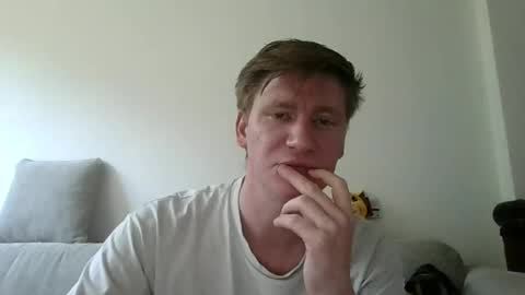 punkindrublic25 online show from May 27, 5:04 am