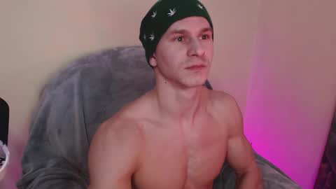 puremenshape online show from November 22, 6:29 pm