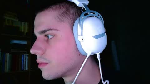 pusaprada online show from February 8, 2:21 pm