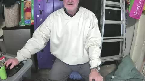 Snapshot of pussy_licker0127 chatting on December 26, 12:14 am Mark online show from December 26, 12:14 am