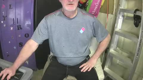 Snapshot of pussy_licker0127 chatting on March 4, 5:13 pm Mark online show from March 4, 5:13 pm