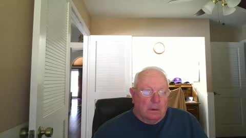 Snapshot of raiderman215 chatting on January 3, 8:01 pm raiderman215 online show from January 3, 8:01 pm
