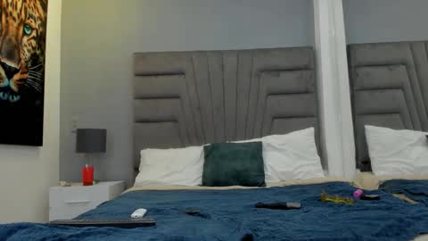 Raphael Nyon online show from February 1, 4:00 am