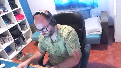 ravingr3d3 online show from July 24, 9:16 am