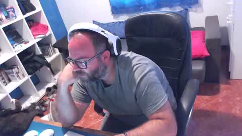 ravingr3d3 online show from July 28, 11:17 am