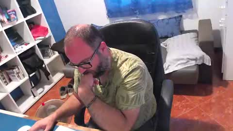 ravingr3d3 online show from July 27, 8:21 am