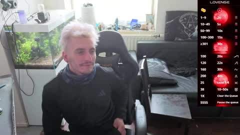 Rayzel online show from April 9, 11:27 am