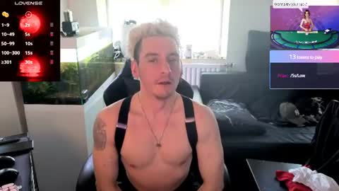 Rayzel online show from July 2, 12:11 pm
