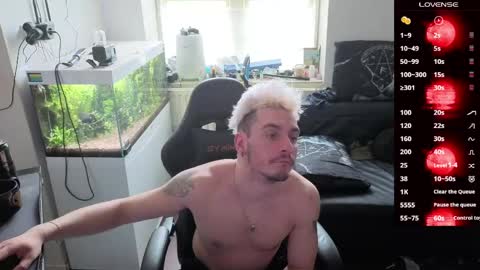 Rayzel online show from April 2, 3:53 pm