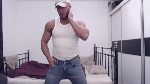 Razvan online show from December 23, 2:42 am