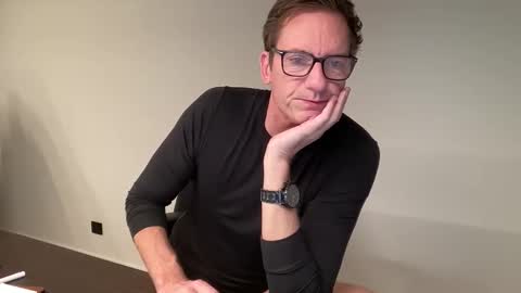 realstuff_ online show from November 27, 6:44 pm