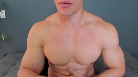 twitter REECET26 instagram RECCETAYLOR online show from December 21, 3:20 pm