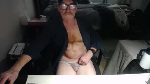 Red online show from May 31, 7:37 pm