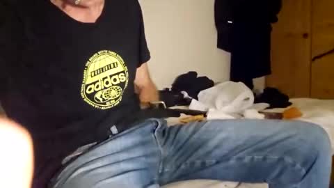 redrodridding online show from February 4, 2:07 am