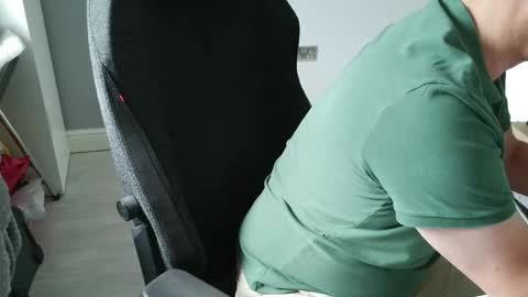 UK Straight Guy online show from May 29, 8:13 am