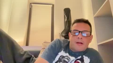 Darrius online show from December 1, 12:35 am