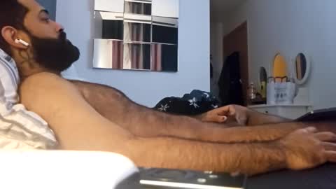 rnoly online show from November 3, 4:49 am