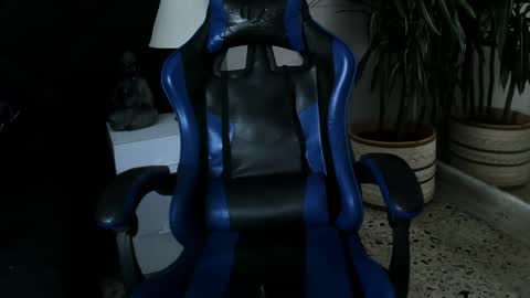 Roan Birkin online show from March 11, 11:01 pm