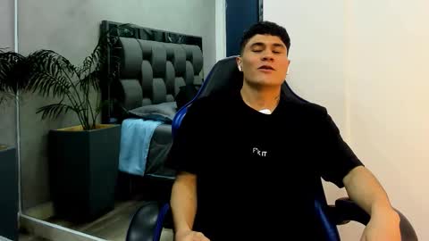 Roan Birkin online show from November 9, 7:40 pm