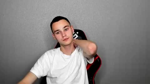 robert10211 online show from November 7, 3:32 am