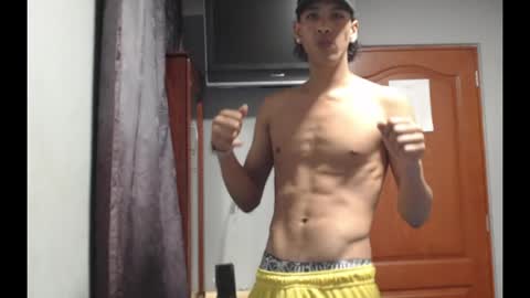 robert_kingg online show from April 29, 6:51 am