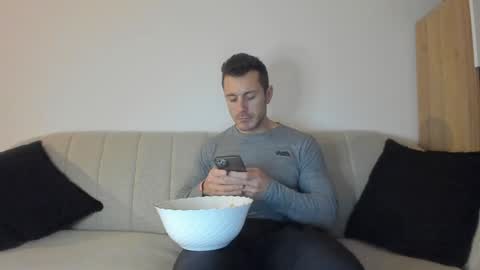 roberto4ever online show from December 8, 3:45 pm