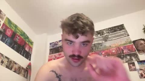 robertogaaarcia online show from May 5, 8:42 pm