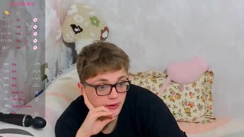 robertokingsize online show from December 16, 11:01 pm