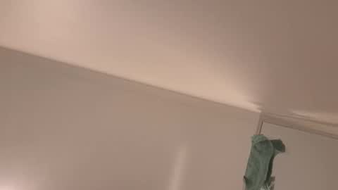 robinidessundercover34 online show from February 21, 9:43 am