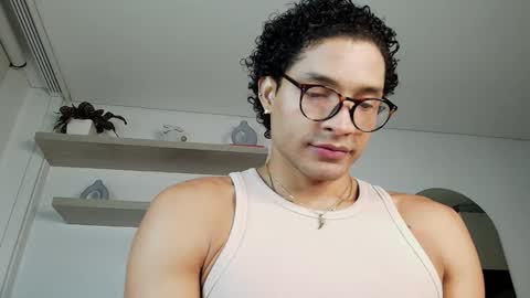 roby_millerr online show from January 13, 11:53 pm