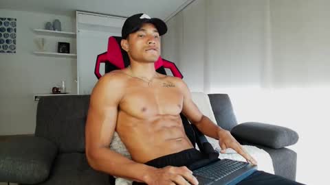 roby_millerr online show from March 26, 10:14 pm