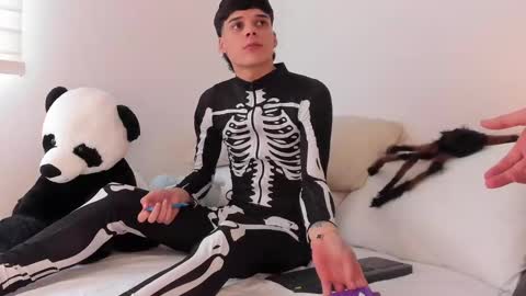 Snapshot of rockywood20cm chatting on October 12, 9:42 pm RockyWood20CM online show from October 12, 9:42 pm