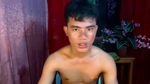 roianboyyy online show from July 14, 2:27 am
