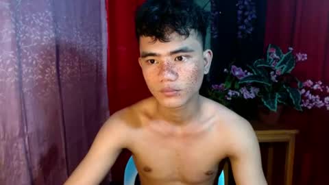 roianboyyy online show from July 7, 11:52 pm