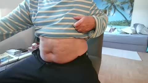 rolandloser1000 online show from November 6, 7:44 am