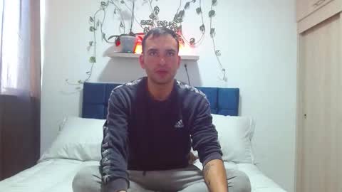 rolos_hot32 online show from February 5, 2:35 pm