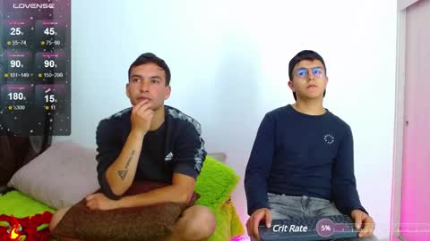 rolos_hot32 online show from January 24, 6:46 pm