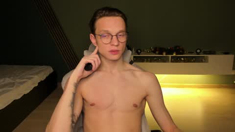 Snapshot of romeo_mercy chatting on January 10, 7:43 pm Romeo online show from January 10, 7:43 pm